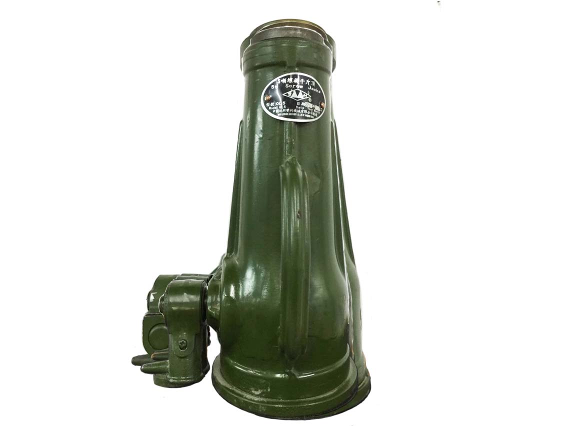 從機械千斤頂破窗看其功能強大 千斤頂破窗盜錢