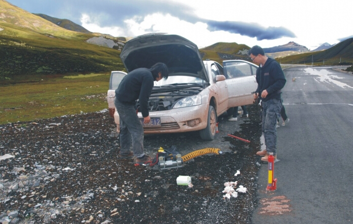 平涼森警用機械千斤頂換輪胎僅用3分20秒